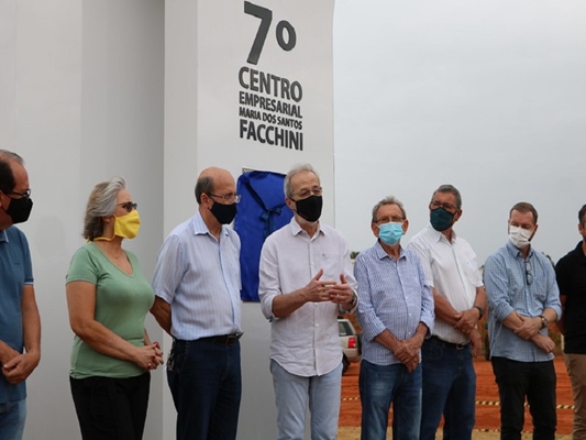 Entregue marco inicial do 7º Distrito Industrial de Votuporanga